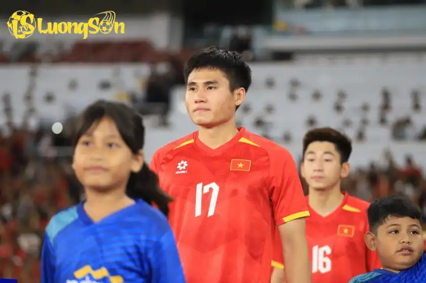 Phi Hoàng đang là hậu vệ trái số 1 của U23 Việt Nam